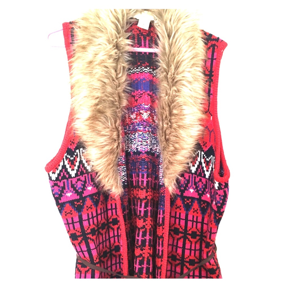 H&M sweater vest with fur collar